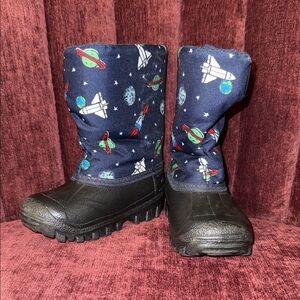 Tundra Kids Space Boots - Black and Blue